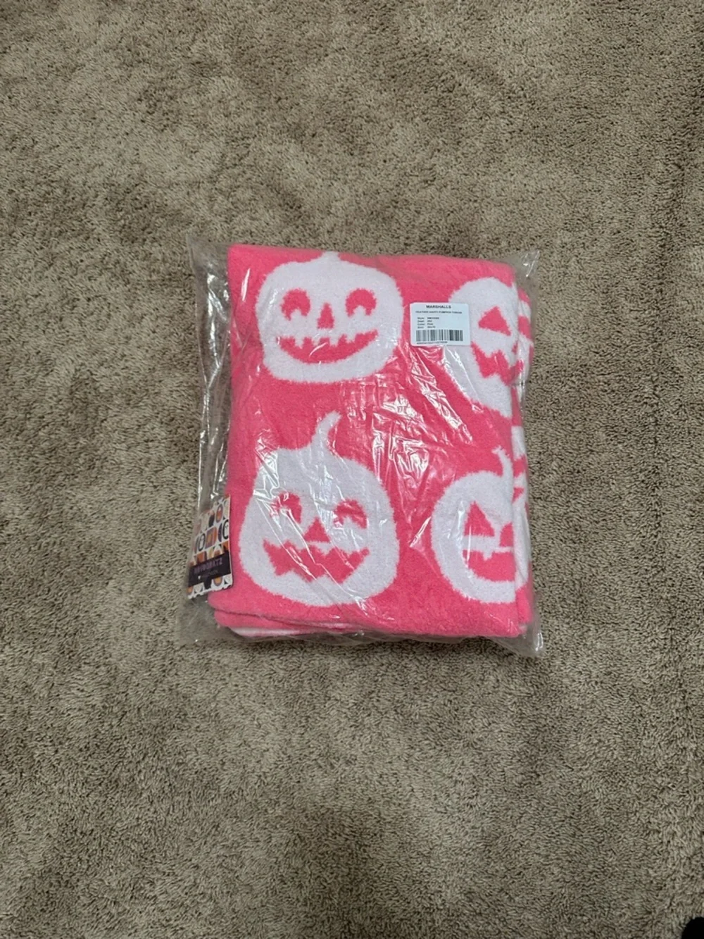 Halloween Novogratz Pink and White Reversible Jack O Lantern Halloween Blanket
